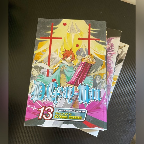 D-Gray-Man Volumes 11-13 - Picture 11 of 11